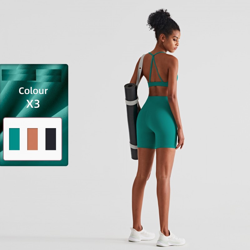 The new Lulu no-t Yoga suit, Nuls, two-piece Delta Bra, three-quarter Gym Pants
