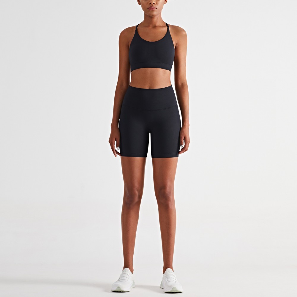 The new Lulu no-t Yoga suit, Nuls, two-piece Delta Bra, three-quarter Gym Pants 